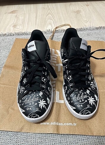 Adidas - Advantage Özel Seri 42 Numara