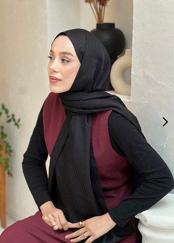 Siyah Drapeli Jakar Kadın Şal - Görsel 3