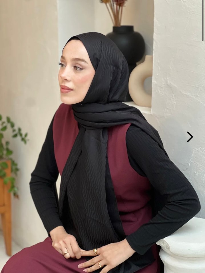 Siyah Drapeli Jakar Kadın Şal - Görsel 3