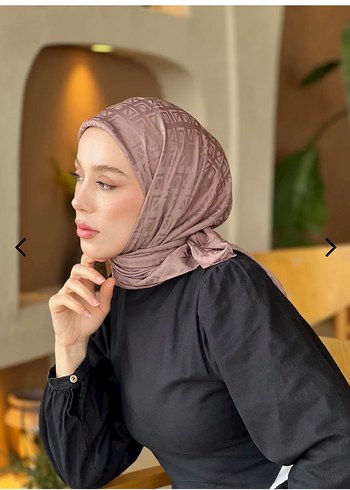 Koyu Kahverengi Dökümlü Kadın Jakar eşarp - Görsel 2