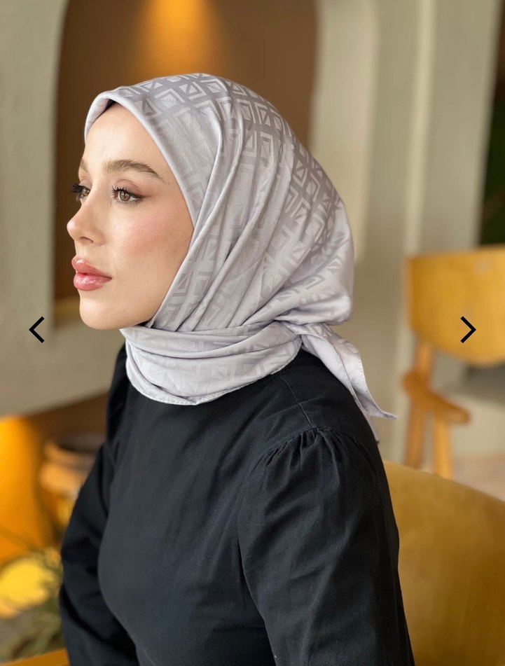 Gri Saten Dokulu Minimalist Kadın Jakar Eşarp - Görsel 2