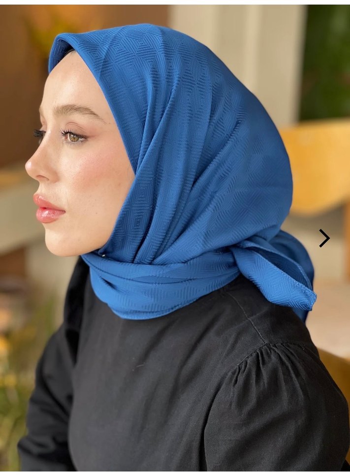 Koyu Mavi Drapeli soft kumaş Kadın eşarp - Görsel 3