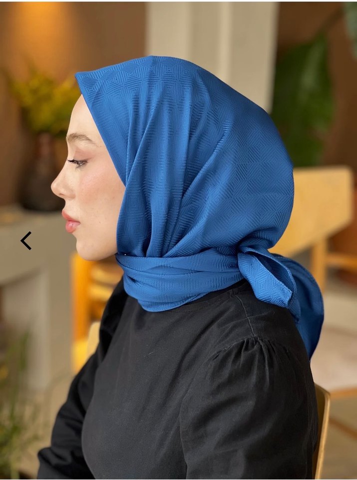 Koyu Mavi Drapeli soft kumaş Kadın eşarp - Görsel 2