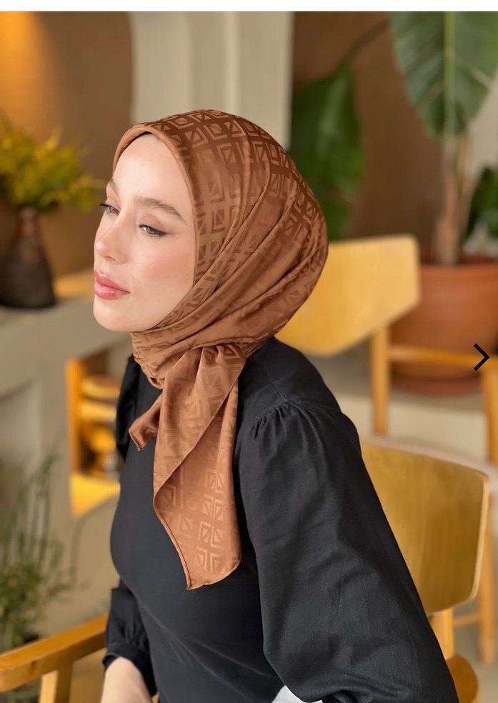 Kadın Kahverengi İpek Dokulu Jakar Eşarp - Görsel 3