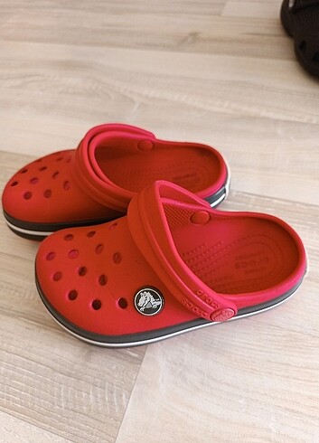 24 Beden kırmızı Renk Crocs terlik