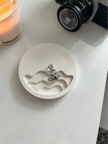 Pandora Pandora charm