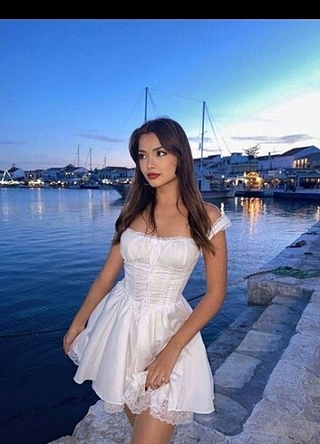 Beyaz elbise