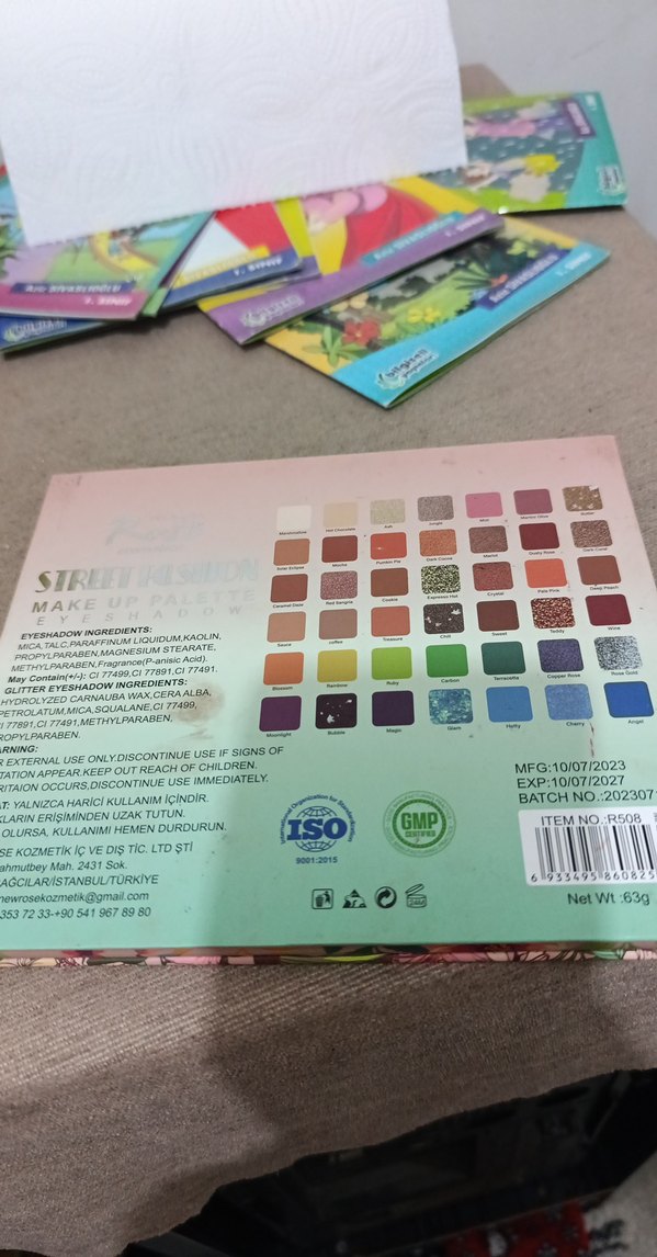 Renkli Flamingo Temalı Göz Farı Paleti - Görsel 5