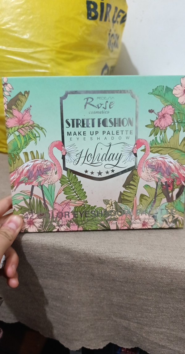 Renkli Flamingo Temalı Göz Farı Paleti - Görsel 4