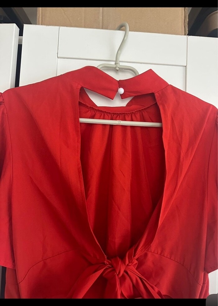 Kırmızı elbise - Görsel 4