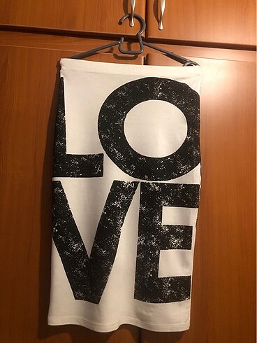 Stradivarius Simza love etek