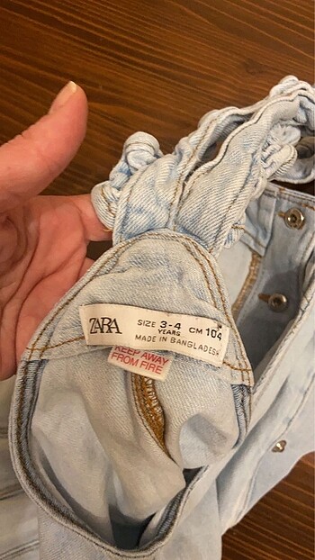 4 Yaş Beden Zara Kız Çocuk Şortlu Kot Salopet