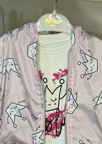 Kız Çocuk Pembe Baskılı Yağmurluk - Görsel 2