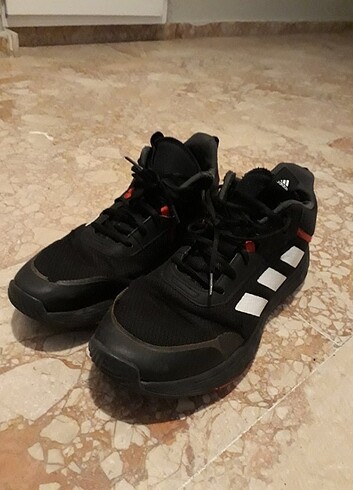 45 Beden Adidas erkek basketbol ayakkabısı 