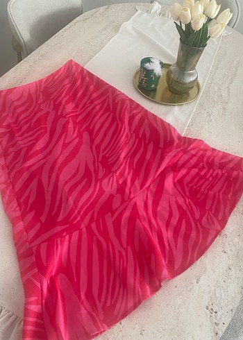 Pembe Zebra Desenli Volanlı Mini Etek - Görsel 2