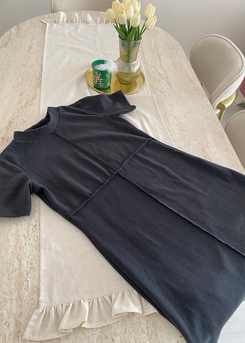 Siyah Yüksek Yakalı Kısa Kollu - Görsel 3