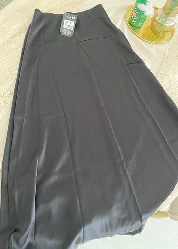 Kadın Siyah Uzun Salaş Saten Etek - Görsel 2