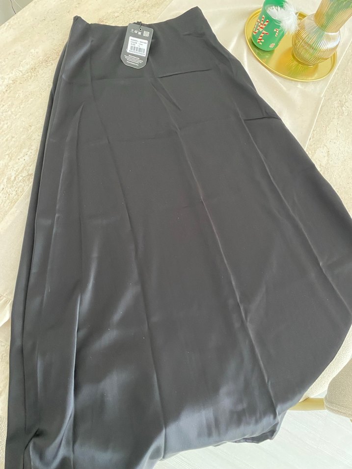 Kadın Siyah Uzun Salaş Saten Etek - Görsel 2