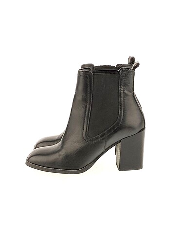 Aldo Bot %70 İndirimli.