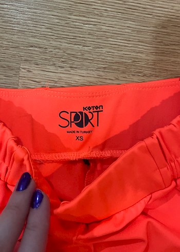 Kırmızı Mini Spor Şortu - Görsel 2