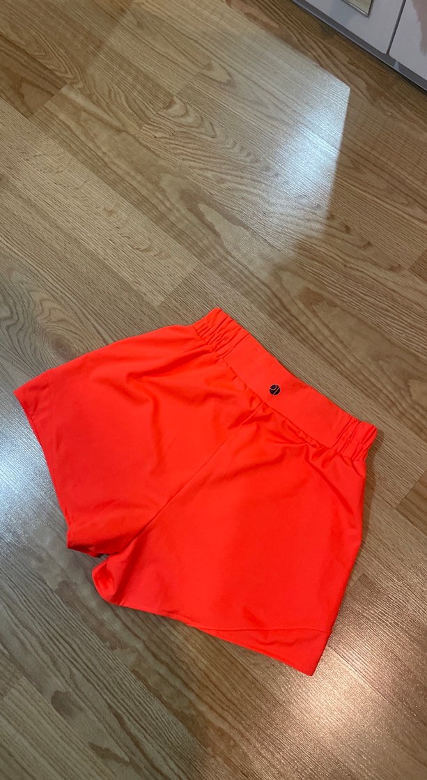 Kırmızı Mini Spor Şortu - Görsel 3