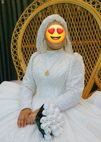 Uzun Kollu Yüksek Yakalı Prenses Gelinlik