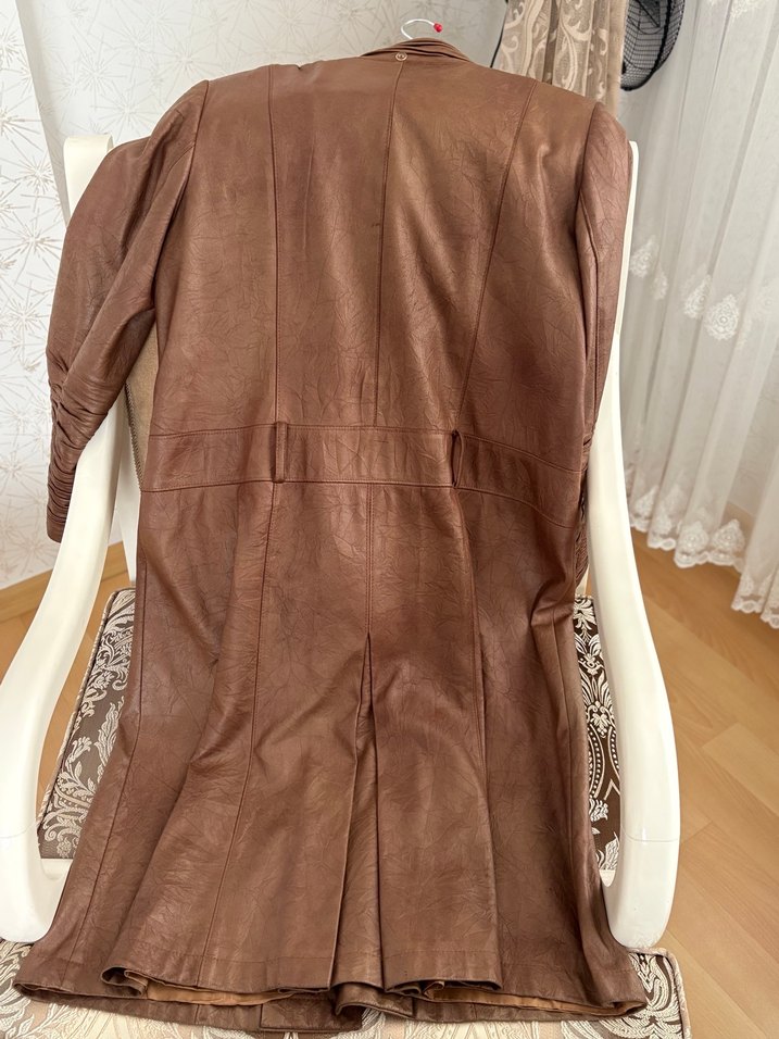 Düğmeli Kahverengi Uzun Deri Kadın Ceketi - Görsel 3