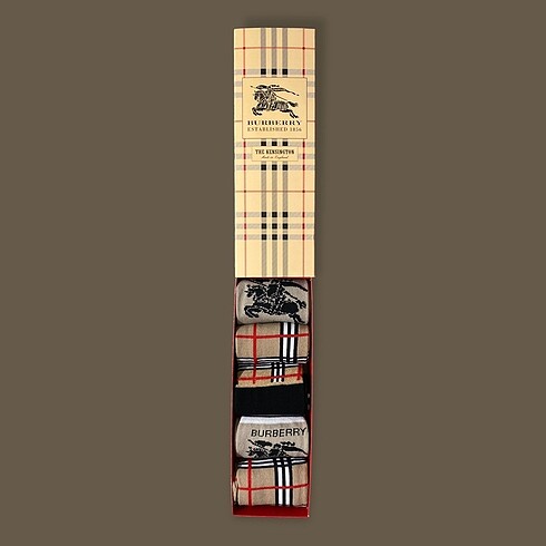 Premium Kalite Burberry Çoraplar