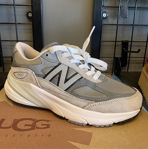 NB NEW BALANCE 990 V4