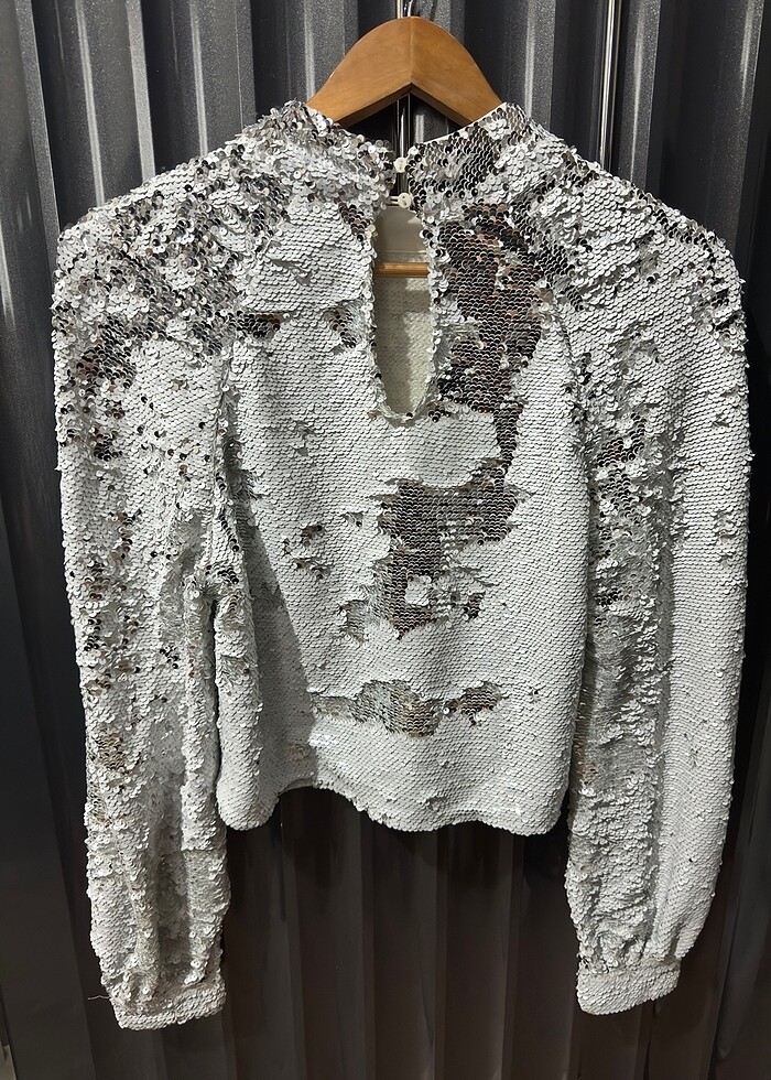 Zara buz mavisi pullu payetli üst - Görsel 4