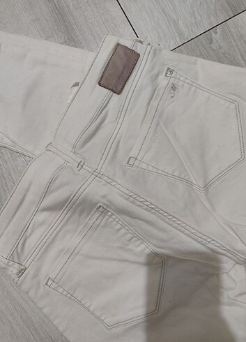 26 Beden beyaz Renk Mavi Jean beyaz pantolon (serena ankle )