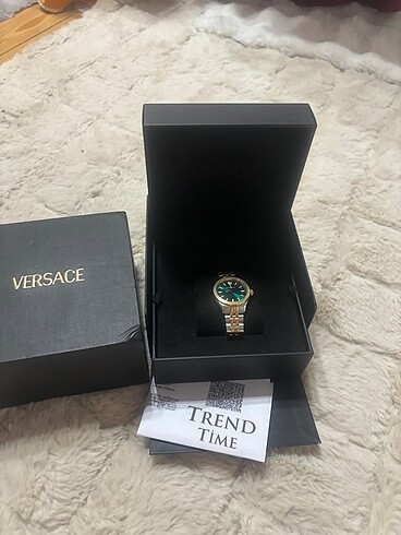 Beden yeşil Renk Orjinal versace saat