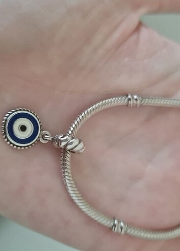 Pandora 925 ayar gümüş charm.