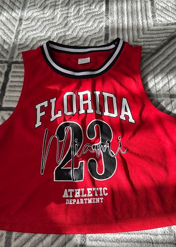 Kırmızı Baskılı Sporcu Atlet - Görsel 3