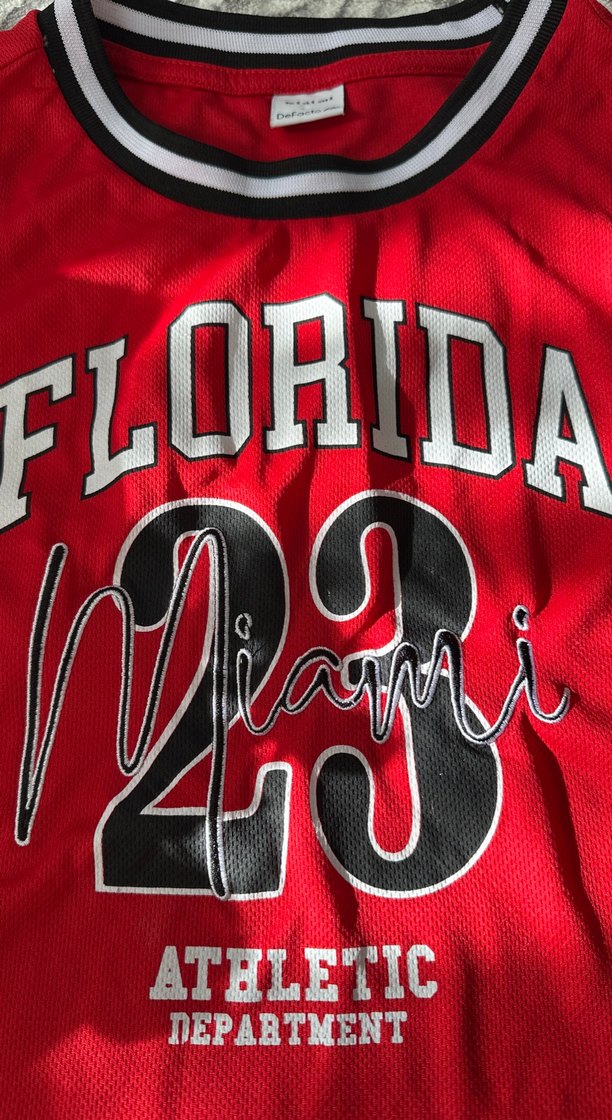 Kırmızı Baskılı Sporcu Atlet - Görsel 2