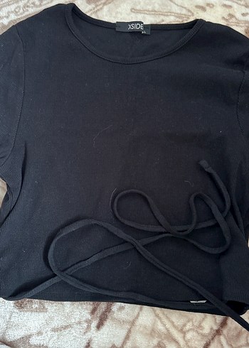 Siyah Kısa Kollu Bel Detaylı Crop Top - Görsel 2