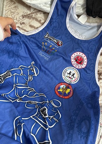 Kırmızı Baskılı Erkek Kolsuz Atlet - Görsel 3