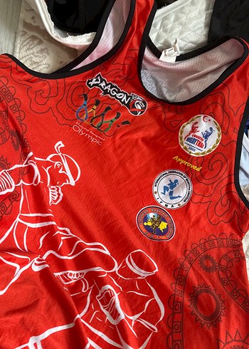 Kırmızı Baskılı Erkek Kolsuz Atlet - Görsel 2