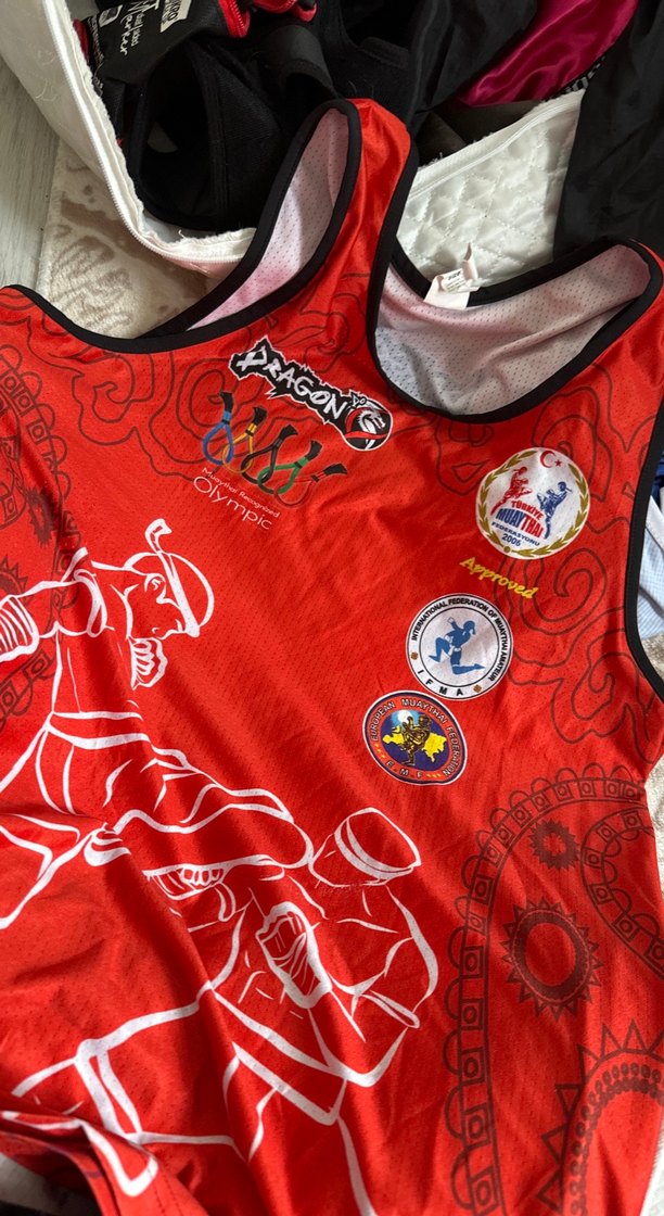 Kırmızı Baskılı Erkek Kolsuz Atlet - Görsel 2