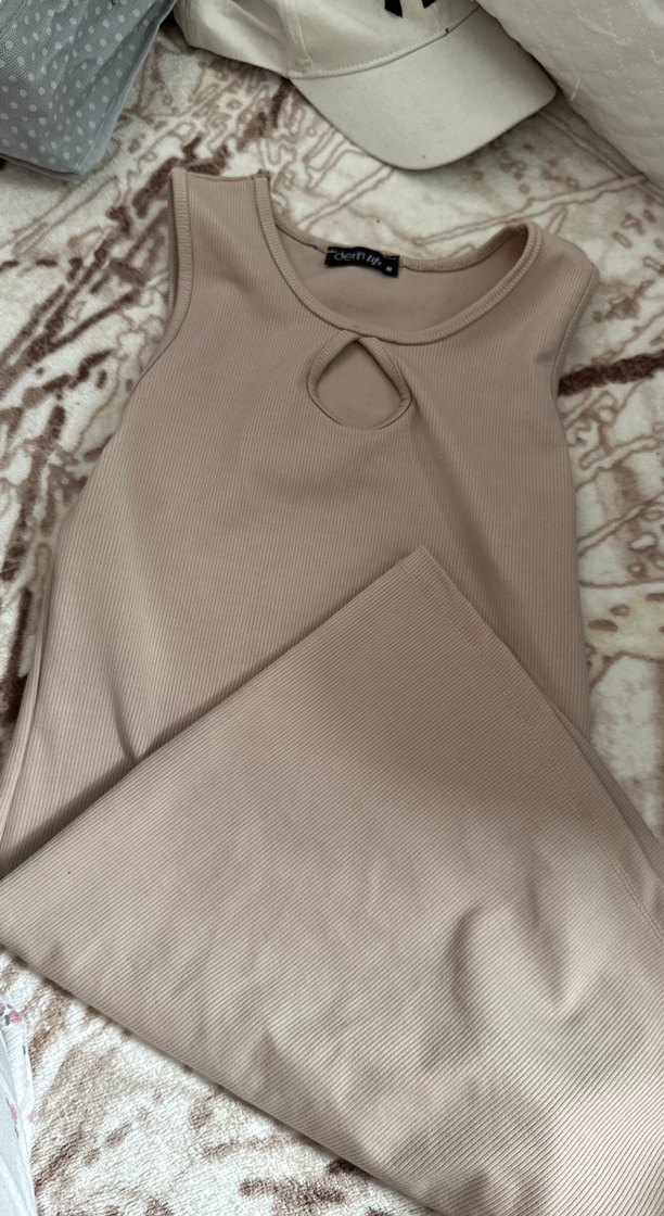 V Yaka Bej Uzun Kollu Kolsuz Triko Elbise - Görsel 3