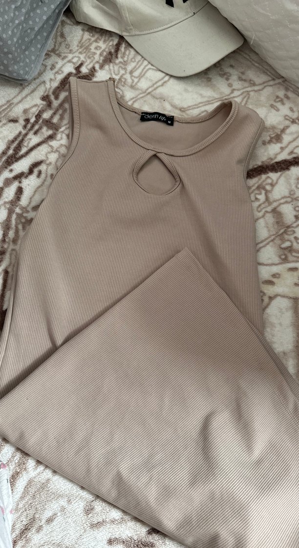 V Yaka Bej Uzun Kollu Kolsuz Triko Elbise - Görsel 4