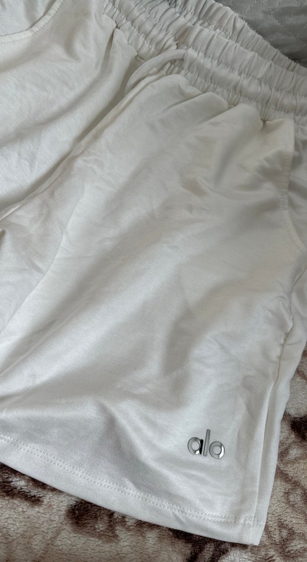 Beyaz Pamuklu Rahat Kesim Mini Şort - Görsel 2