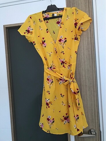 H&M H&M çiçek desenli elbise