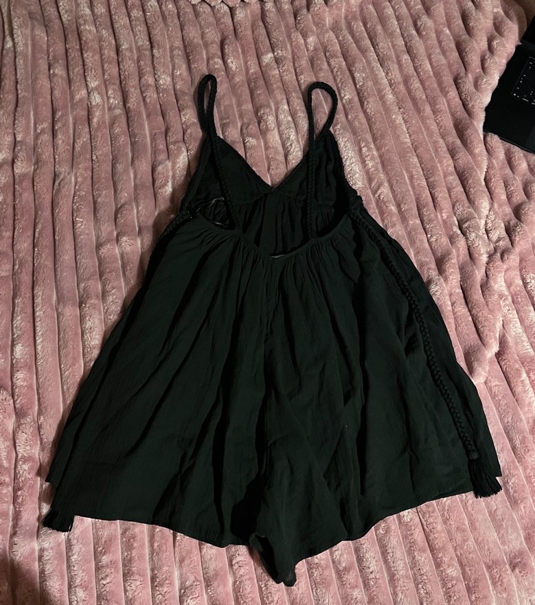 Siyah V Yaka Askılı Kısa Tulum - Görsel 3