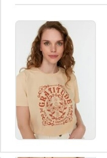 l Beden baskılı bej tshirt