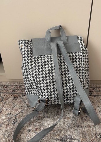 Gri Desenli Kadın Sırt Çantası - Görsel 2