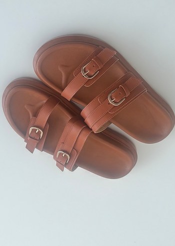 Kahverengi Deri Tokalı Kadın Terlik - Görsel 3