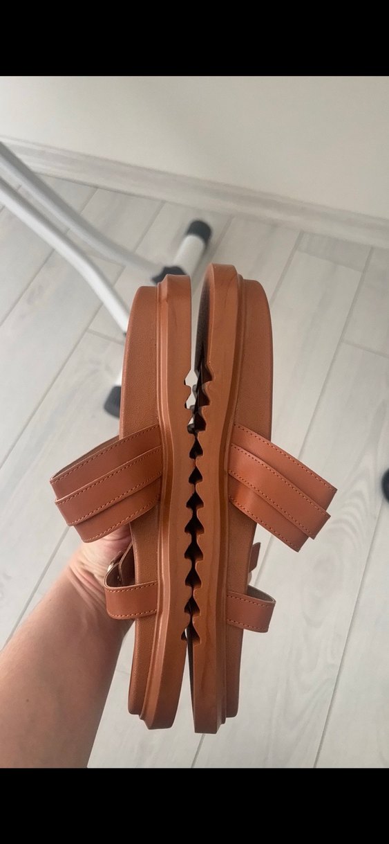 Kahverengi Deri Tokalı Kadın Terlik - Görsel 4