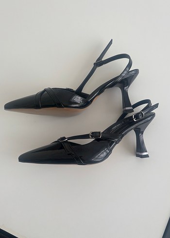 Kemer Detaylı Siyah Stiletto - Görsel 4