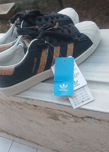 Adidas Superstar Kahverengi Baskılı Spor Ayakkabı